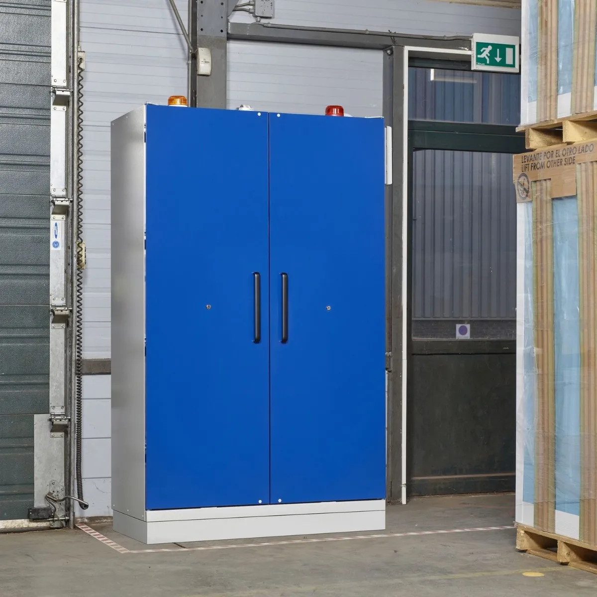 Justrite EN Lithium Battery Safety Cabinet 226-LT (JCB22612BU) – 90-minute fire-resistant, 220L capacity, double doors, blue